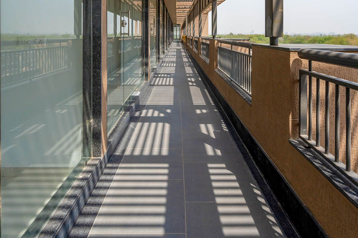 Retail Unit Passage